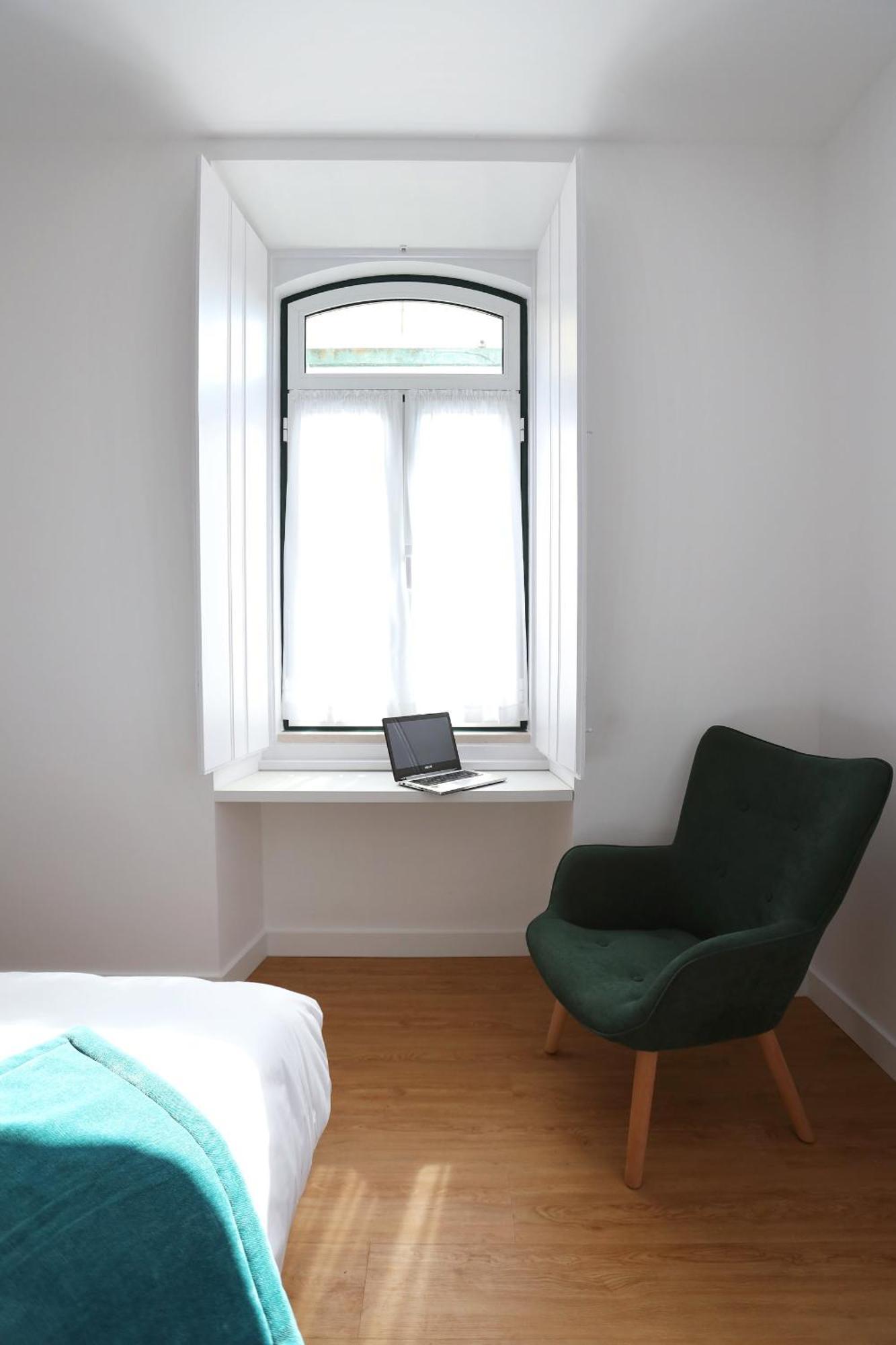 Glass Boutique - Rooms & Suites Marinha Grande Room photo
