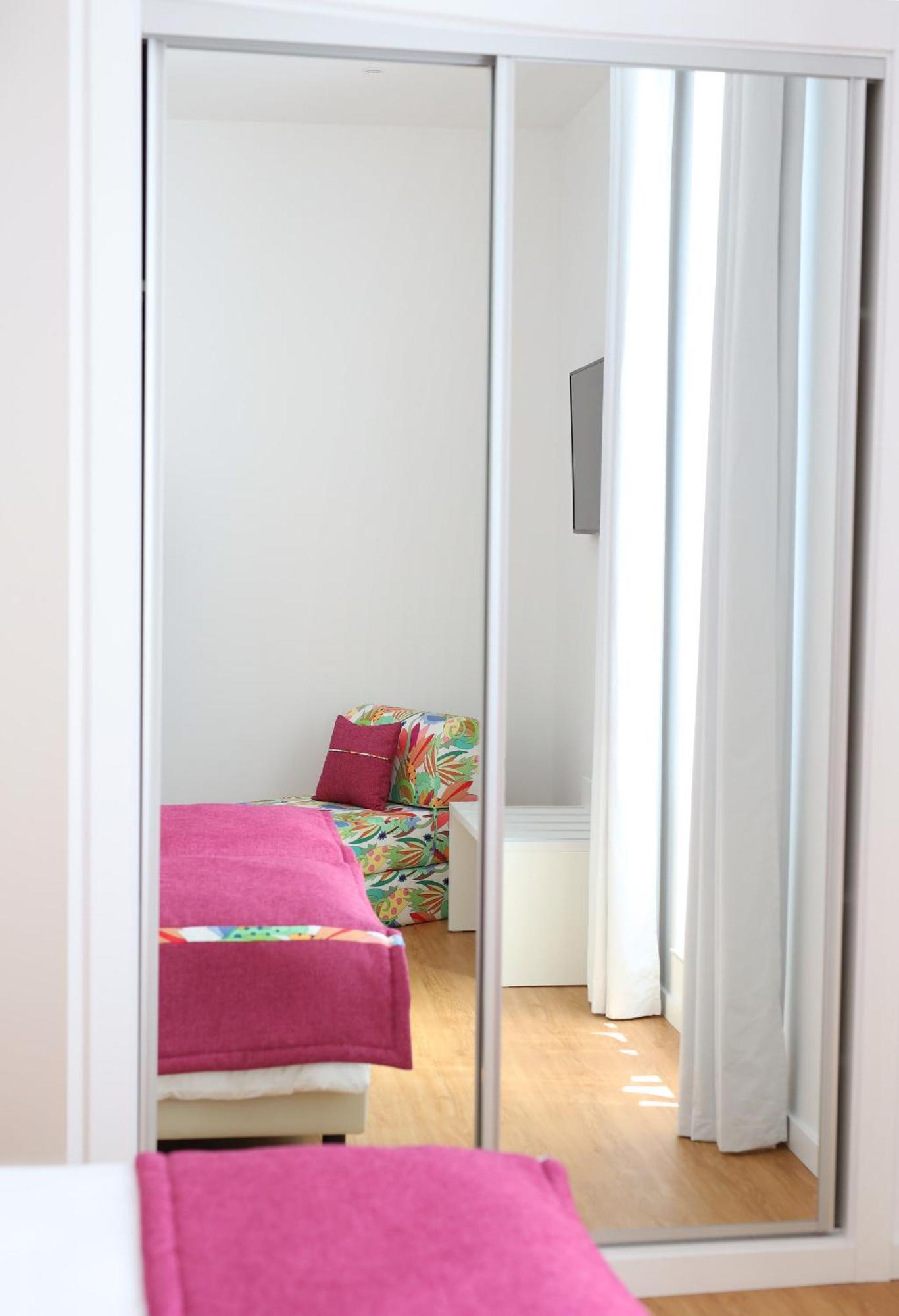 Glass Boutique - Rooms & Suites Marinha Grande Room photo